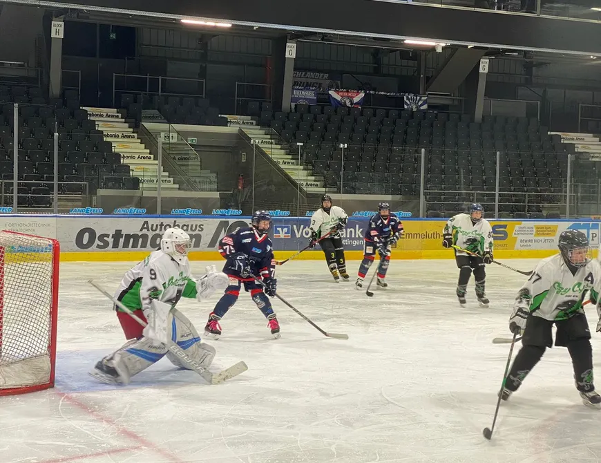 Huskies Ladies feiern verdienten 5:1-Heimsieg gegen den DSC 