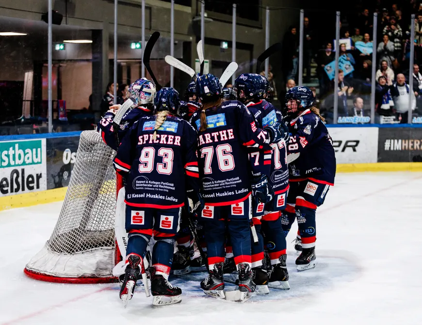 Huskies Ladies feiern Meisterschaft vor Rekordkulisse!