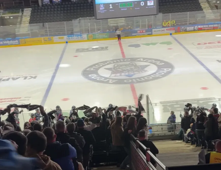 Der Moment, als die Halle explodierte