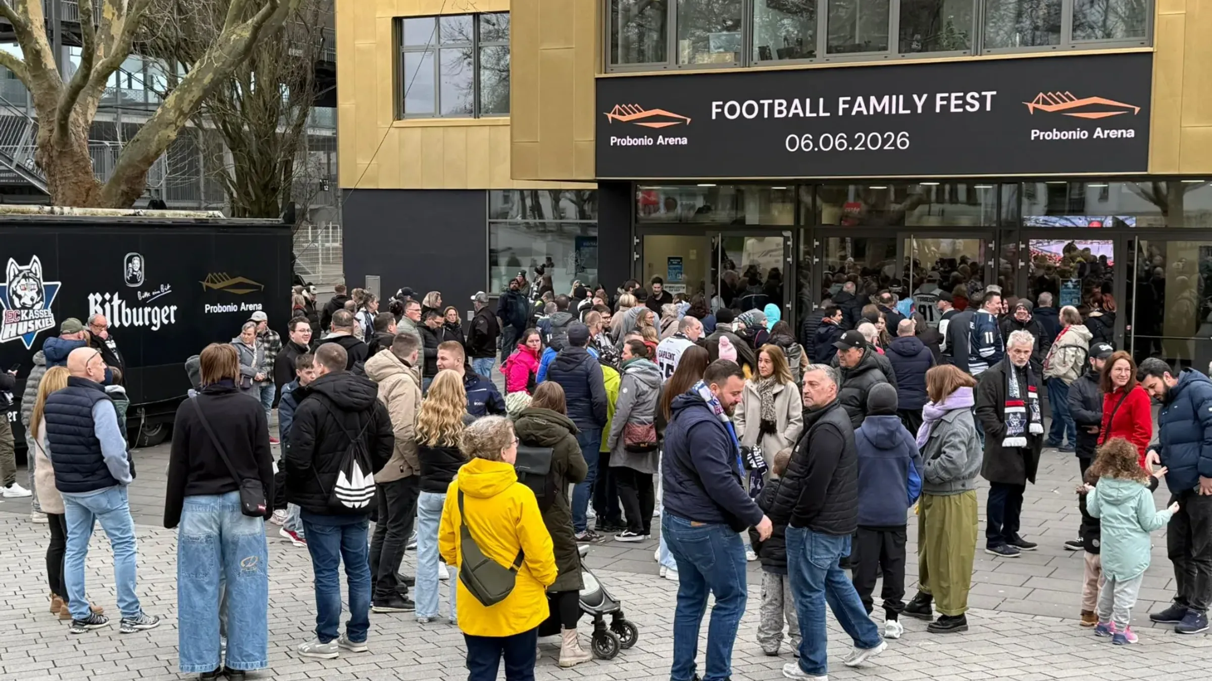 Probonio Arena außen Spieltag
